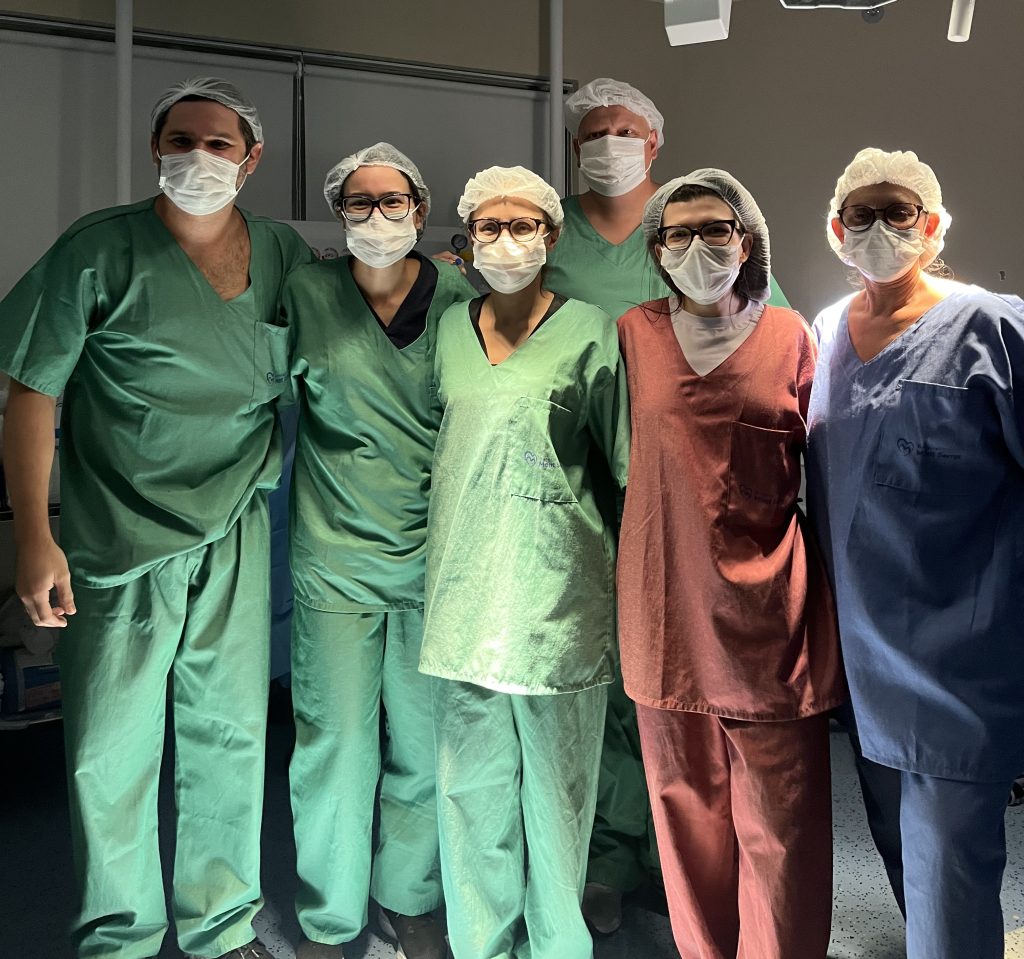 Equipe que conduziu o 1° Procedimento de Implante de Eletrodo Cerebral.